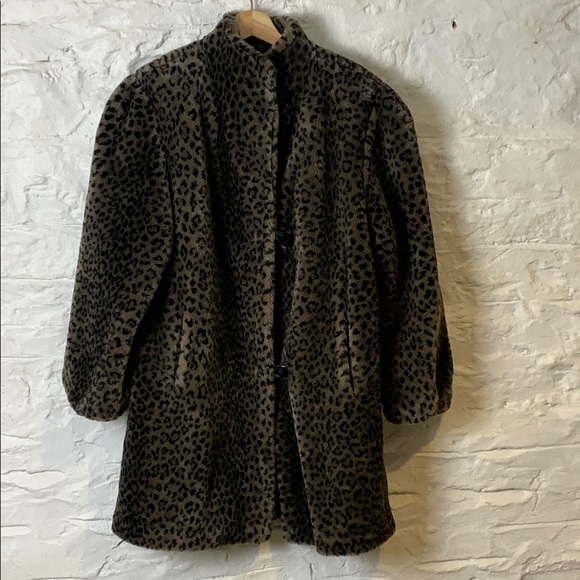 Vintage Jackets & Blazers - Vintage Leopard Print Faux Fur Coat Union Made in Canada Georgio Ferrini